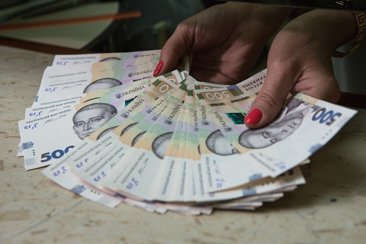 Українцям субсидії будуть видавати готівкою: розповіли де забрати гроші
