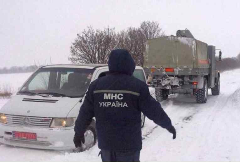 Україну накрила негода: без електрики залишаються 13 населених пункти