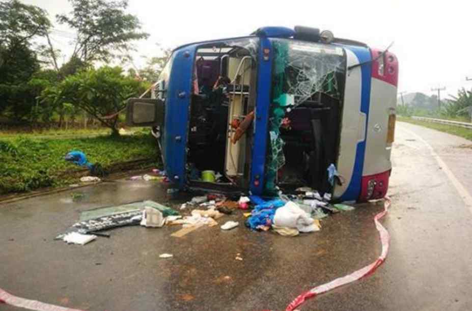“Смертельний рейс”: Перекинувся туристичний автобус, серед загиблих є немовля