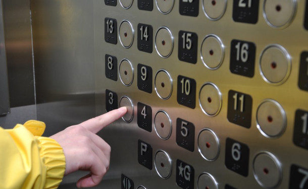 У Запоріжжі обірвався ліфт з дитиною всередині: перші подробиці НП