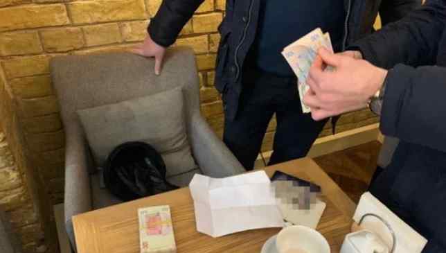 Вимагав 250 тисяч гривень: СБУ затримала чиновника “Укрзалізниці” за хабар