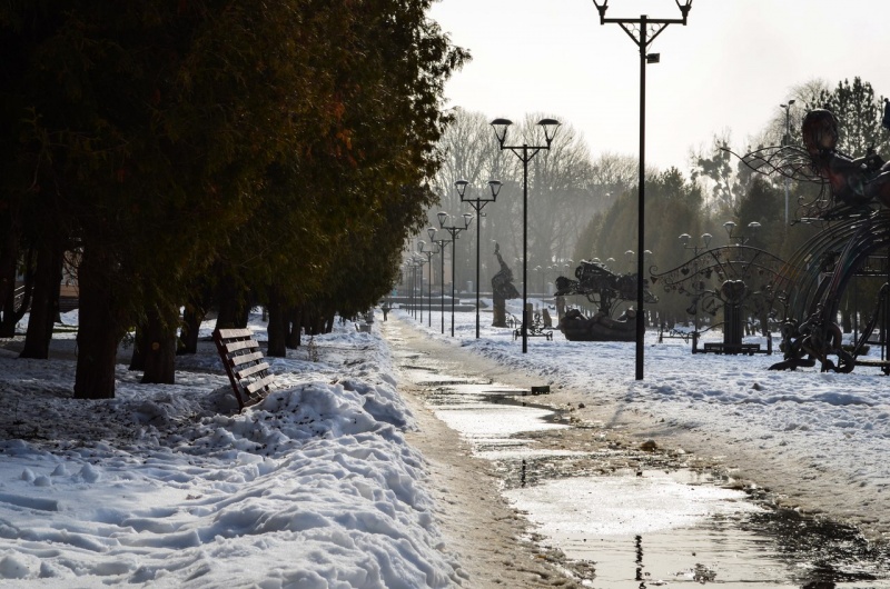 В Україні знову похолодає: синоптики розповіли прогноз погоди на початок тижня