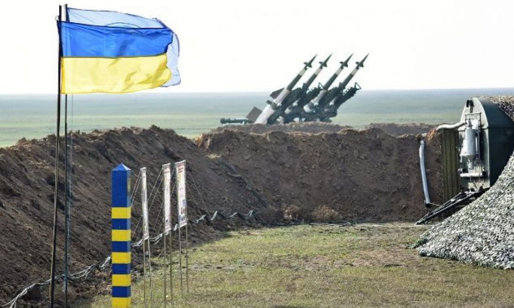 Колона української техніки і солдатів висувається в бік Криму: що відбувається?