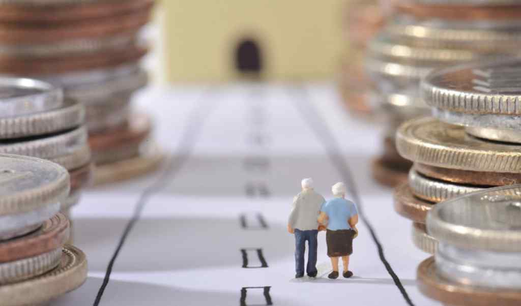 Українським пенсіонерам буде вигідніше відмовитися від спеціальних пенсій: що потрібно знати кожному