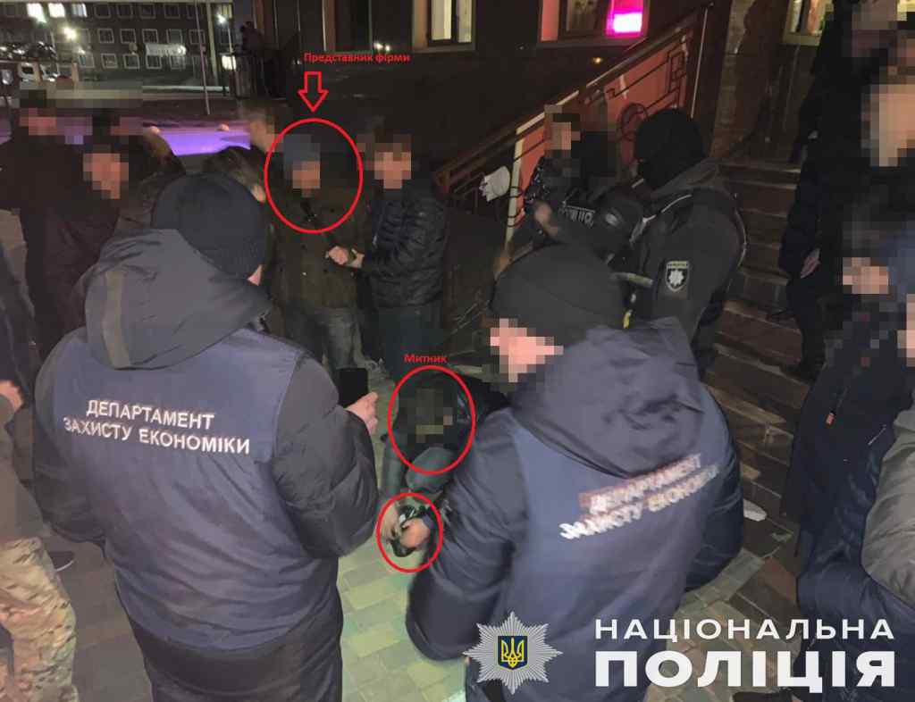 “Була налагоджена ціла схема”: В Одесі на хабарі затримали головного державного інспектора митниці