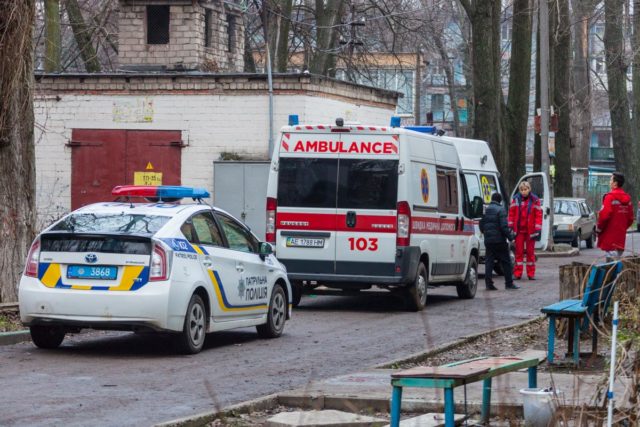 Сімейний вечір обернувся в трагедію: На Львівщині жінка понівечила ножем співмешканця