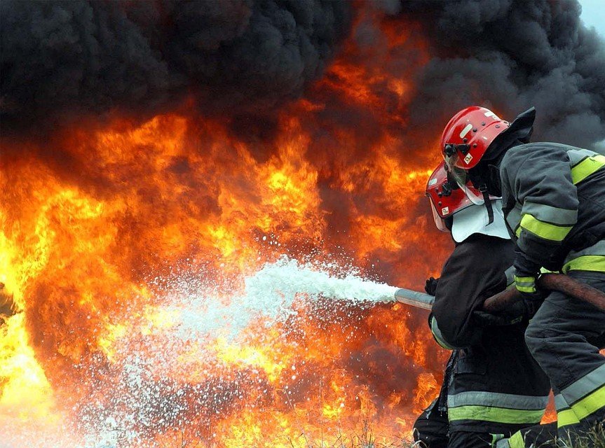 Трагедія на Львівщині: спалахнув гуртожиток зі студентами, перші подробиці