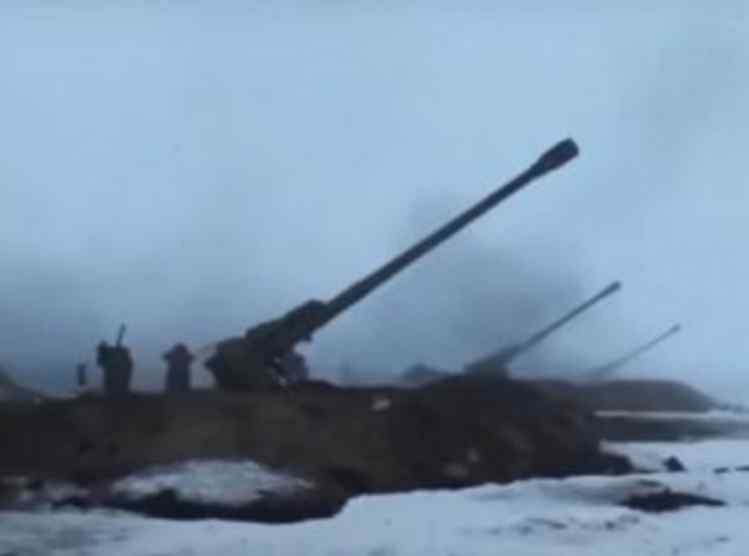 На фронті стає гаряче: українські позиції обстріляли з артилерії