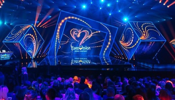 Зірка шоу “Євробачення” шокувала шанувальників, поголившись налисо