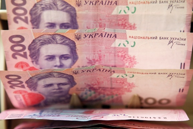 “Ліки, техніку, алкоголь”: Які товари в Україні стане неможливим купити за готівку