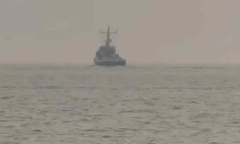 Терміново! Нова провокація на Азові: корабель РФ зблизився з українським буксиром