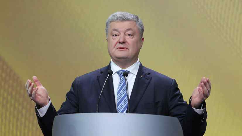 Ні дня без скандалу: Петро Порошенко порадив мати совість пенсіонеру, який “подякував” йому за бідність