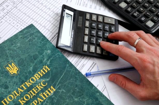 “Варто поквапитися”: Українців зобов’язали сплатити податки до 26 квітня через травневі свята