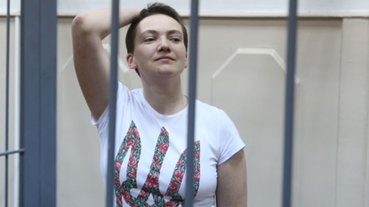 “Тільки тому, що влада так сказала”: Савченко та Рубана звільнили в залі суду