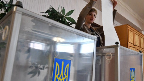 100% бюлетенів опрацьовано по закордонному округу: за кого голосують українці поза країною