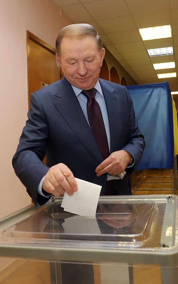 Проголосувавши, Леонід Кучма звернувся до майбутнього президента