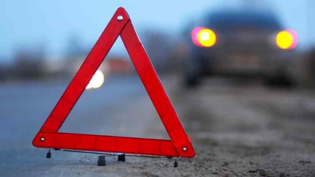 Дівчинка пролетіла більше п’яти метрів і впала, не приходить до тями: страшне ДТП в Києві