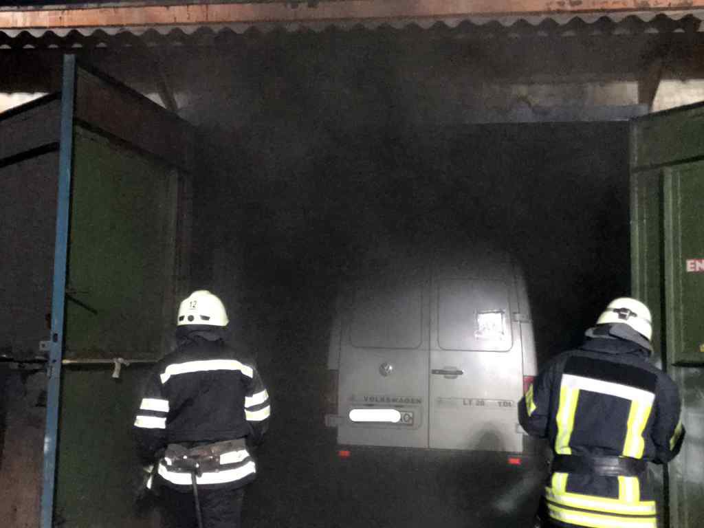 У будівлі знаходилися діти: в Сєвєродонецьку сталася пожежа на території школи-інтернату