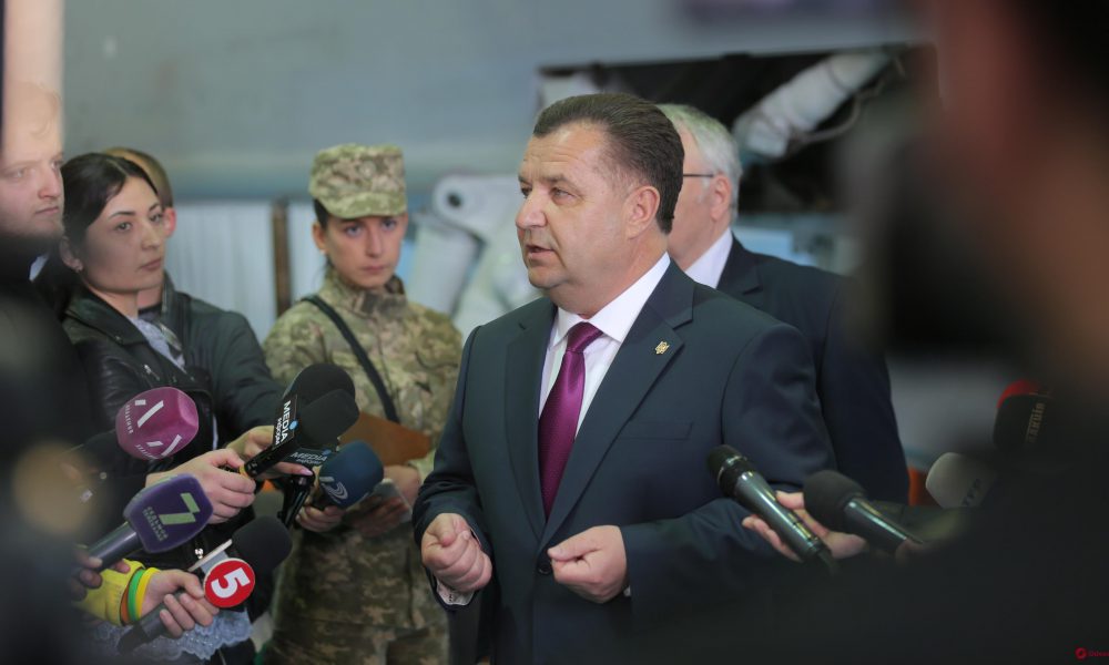 Вторгнення в будь-який момент: міністр оборони Полторак виступив з тривожною заявою