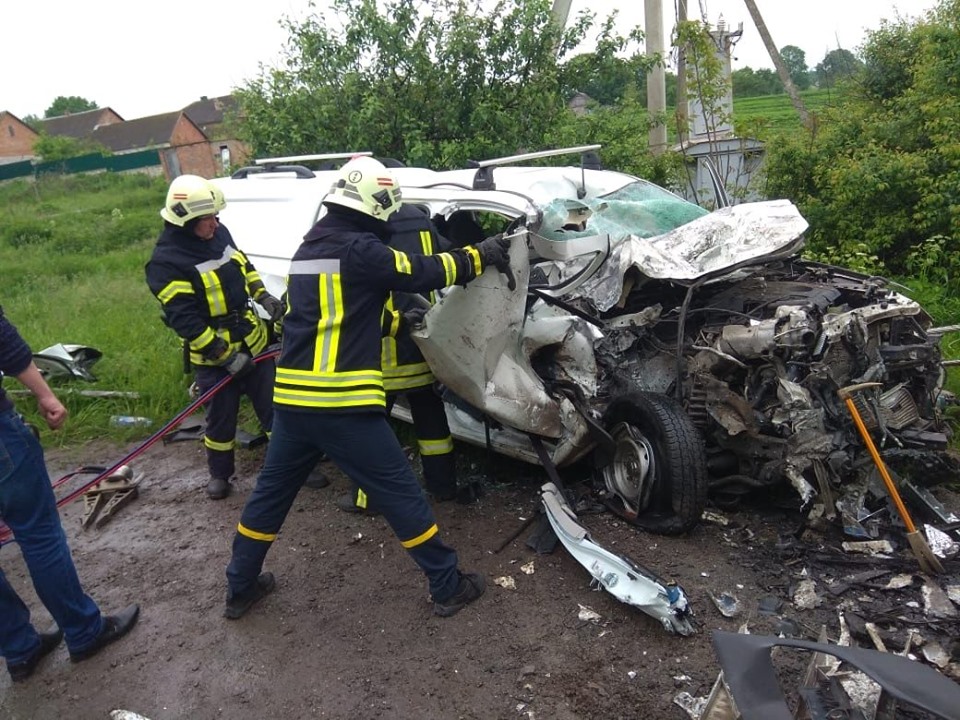 “Від авто не залишилося нічого”: Четверо працівників державної компанії “Укренерго” загинули в моторошній ДТП