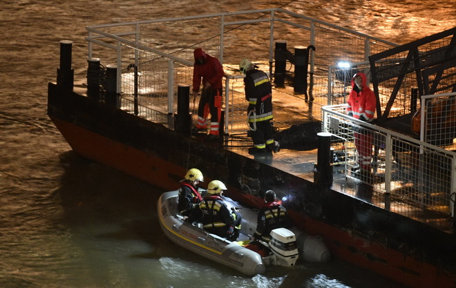 Смертельна трагедія в Будапешті: туристичний корабель пішов на дно, зіткнувшись з іншим судном