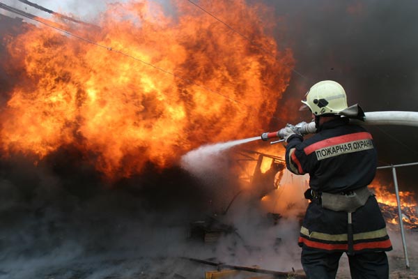 Потужний вибух забрав життя людей: у центрі Харкова вибухнула граната