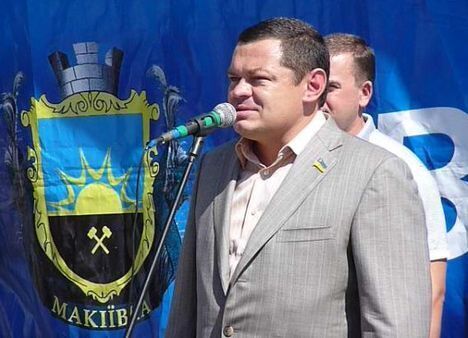 “Організовував референдум на Донбасі”: Шанувальник сепаратистів зібрався у Раду. Дізнайтесь у списку якої партії