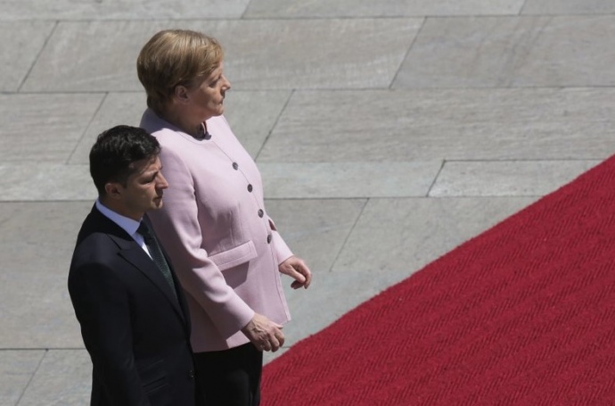 “Вона впевнена”: Меркель після зустрічі з Зеленським зробила важливу для України заяву