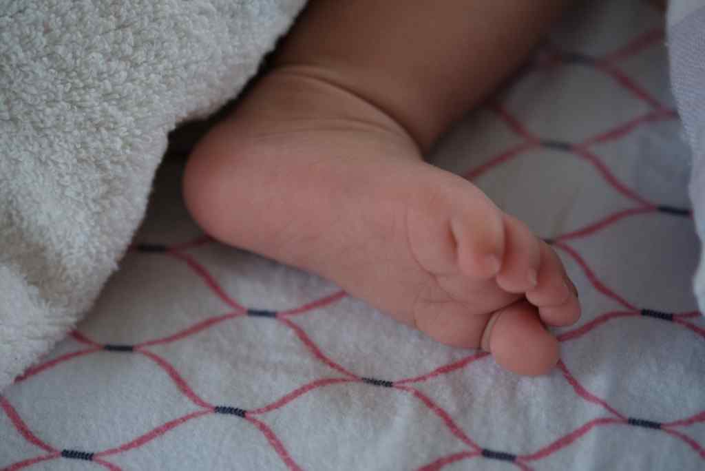 Не було бажання ростити його: В Одеській області мати задушила новонародженого і викинула тіло