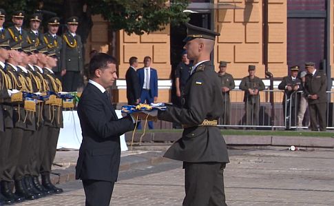“Слава Україні!”: Президент Зеленський зробив це вперше на Софійській площі