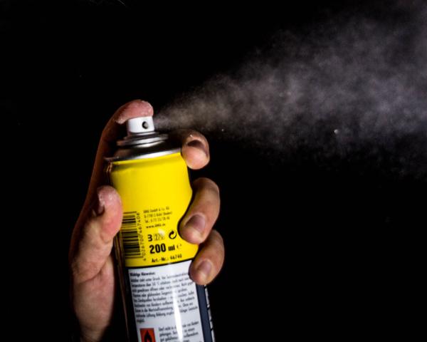 У черкаській школі учень розпилив газ із балончика: евакуйовано 250 дітей, 20 із них в лікарні