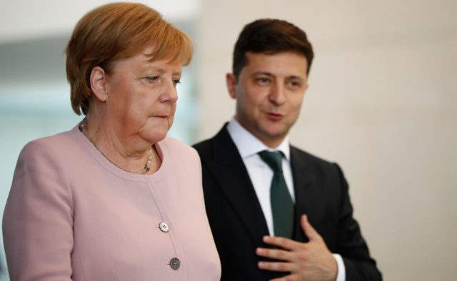 Після візиту Зеленського стало гірше: Меркель більше не може терпіти напади, нові тривожні кадри