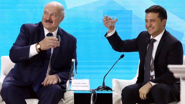 Він аж почервонів! Лукашенко осоромився на зустрічі із Зеленським. Ото і сказав…
