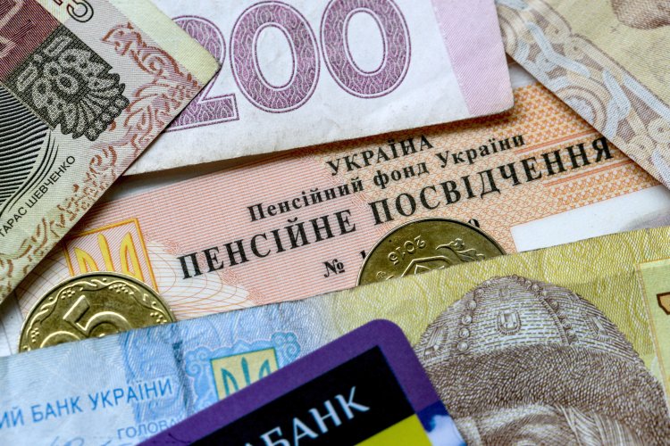 Соціальний вибух! Тисячі українців можуть залишитись без пенсій. Що відбувається?