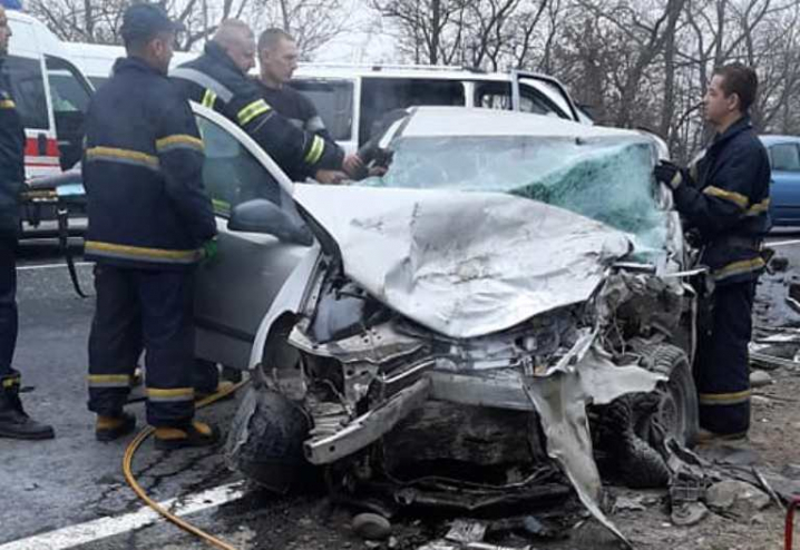 “Тіло діставали з понівеченого автомобіля”: У моторошній аварії загинула топ-чиновниця