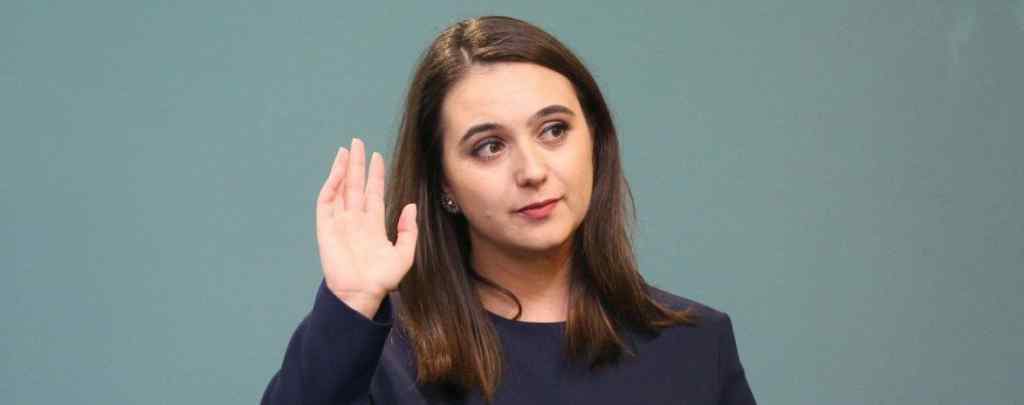 “Винувата”: помічниця президента вибачилася за гучний скандал з орфографією. “Kyiv not Kiev”