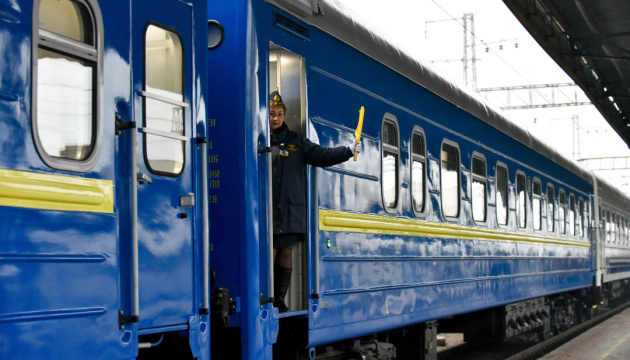 Укрзалізниця повернулася до старого життя: плани влади щодо залізничної інфраструктури