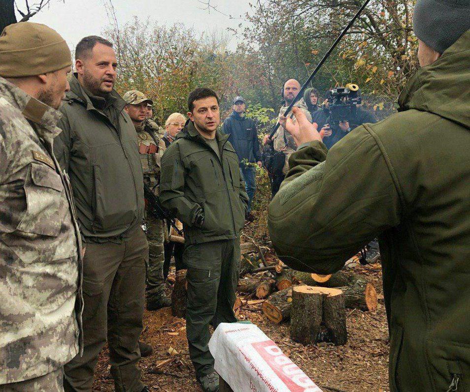 “Очікується серйозна розмова”: в зону розведення сил на Донбасі прибув Володимир Зеленський