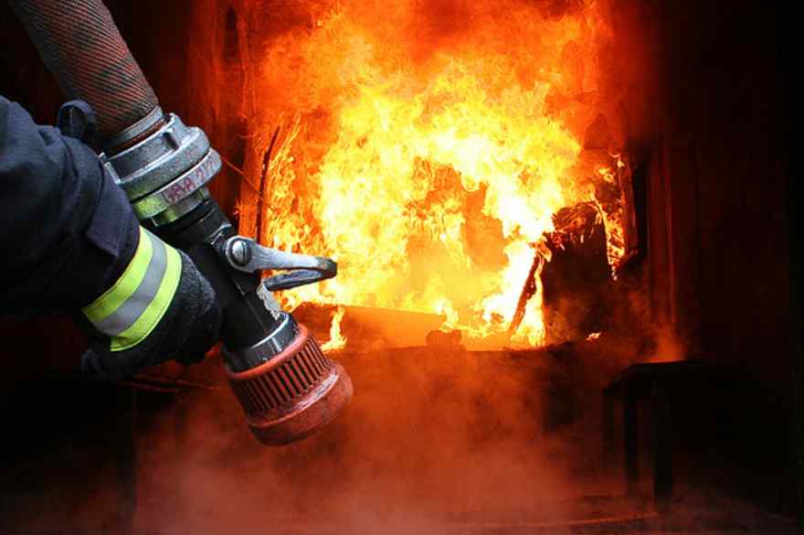 “Врятувати не вдалося” : У Львові внаслідок сильної пожежі загинула пенсіонерка. Сильне задимлення