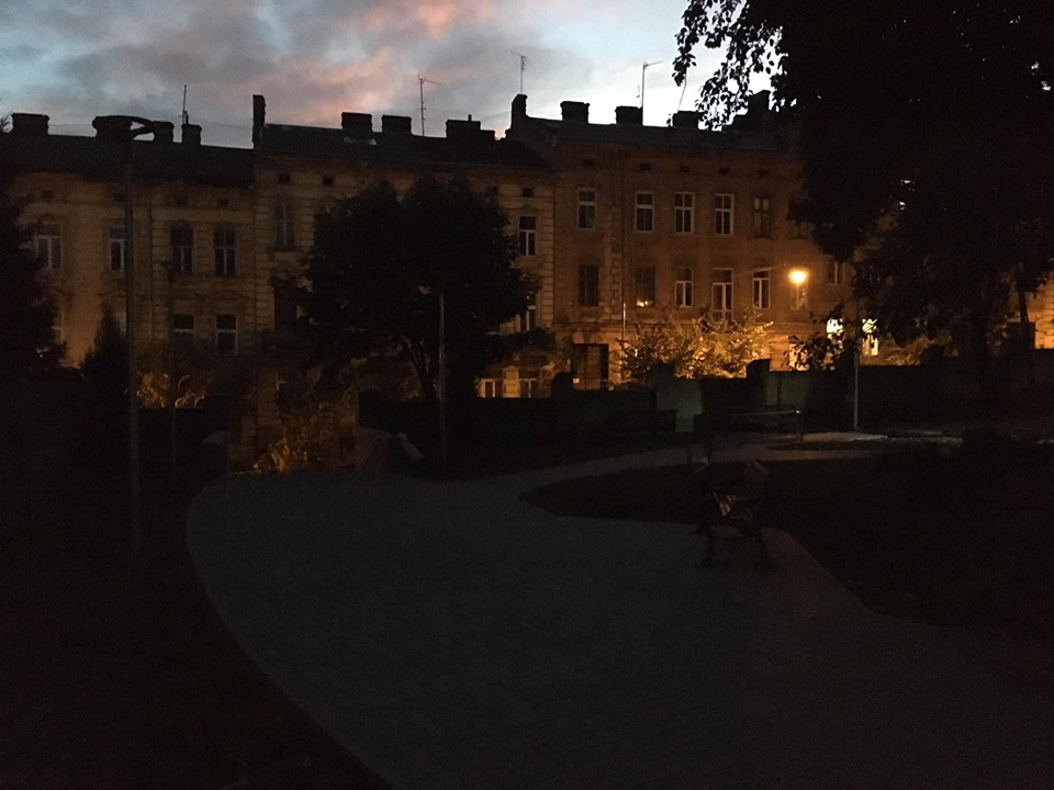 #СадовийвідремонтуйЛьвів: Мешканці просять подарувати місту світло