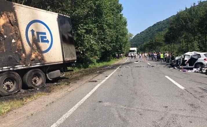 “Син збирав тіла батьків по дорозі”: Подружжя українців загинули у страшній аварії по дорозі з Італії
