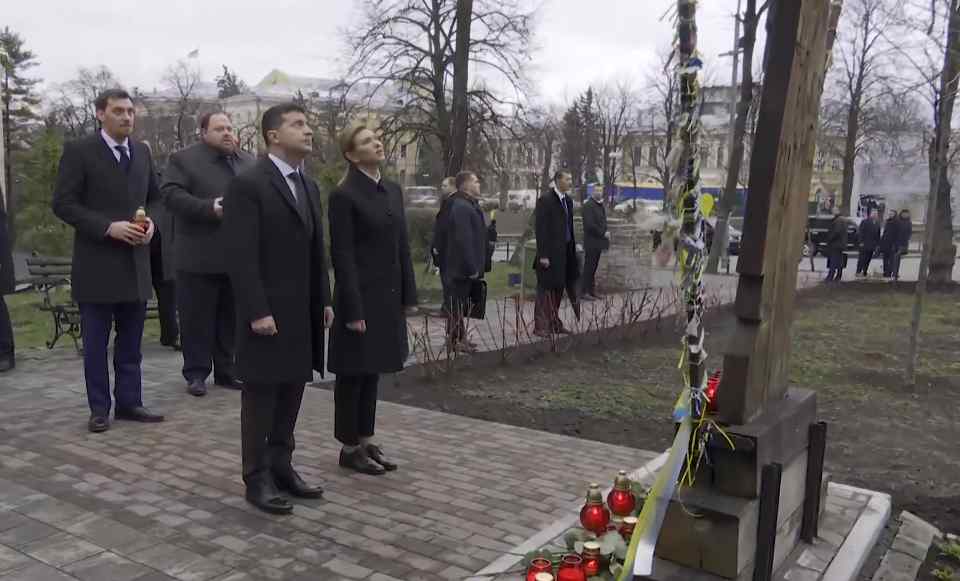 “Винні обов’язково повинні отримати покарання” : Зеленський вшанував пам’ять загиблих на Майдані