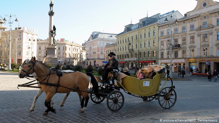 Знову у законі? У Львові прийняли доленосне рішення для коней у місті. Треба припинити!