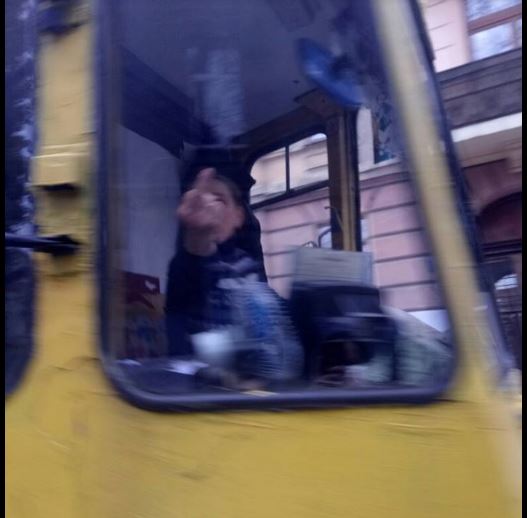 “Обматюкала і показала середній палець”: У Львові водій трамвая шокувала своєю поведінкою. І це культурна столиця