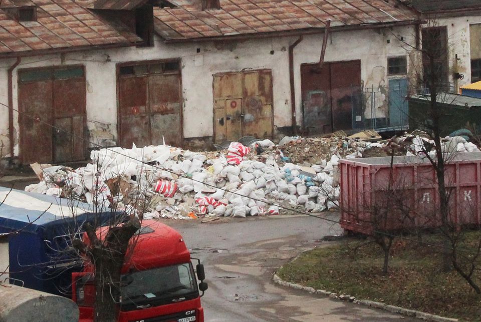 #СадовийвідремонтуйЛьвів : на вул. Жовківська, 18 незабаром тут утвориться сміттєзвалище!