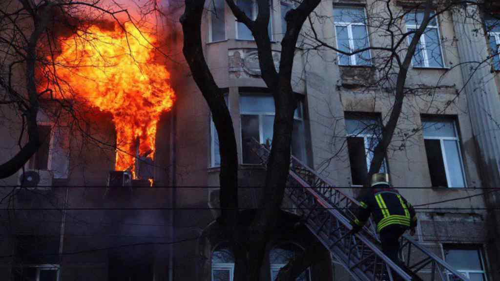 “Родичам загиблих не віддали ще 11 тіл”: Стала відома основна версія пожежі в одеському коледжі