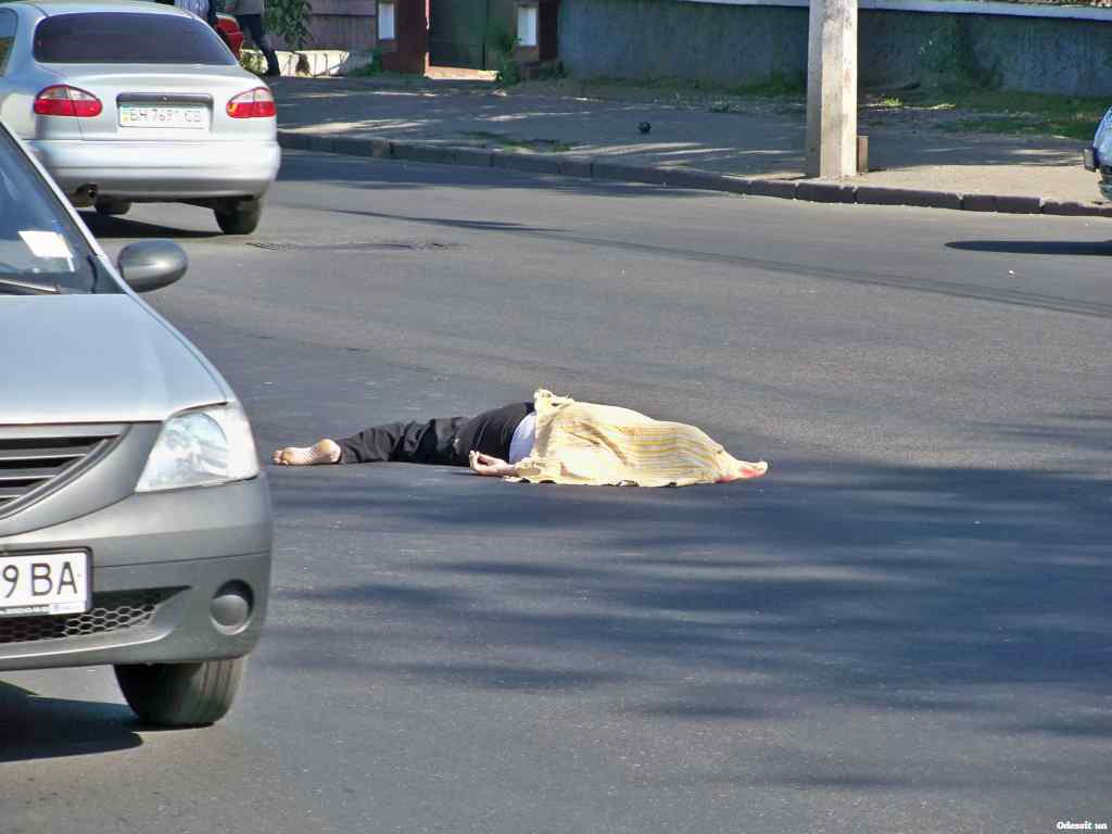 Так і не повернулася додому: у Києві начальник Держохорони на смерть збив жінку