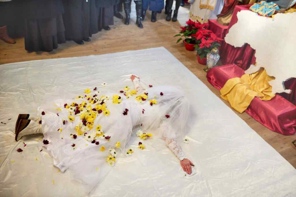 “Обряд є обряд”: У Львові екс-священник посвятив у монахині “наречену”. Не допускають до служінь