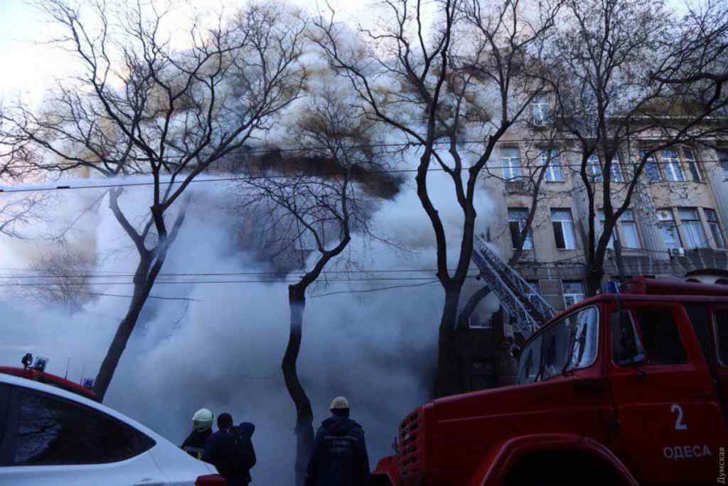 Пожежа в Одеському коледжі : Що відбувається на місці страшної трагедії. “Важкий день…”