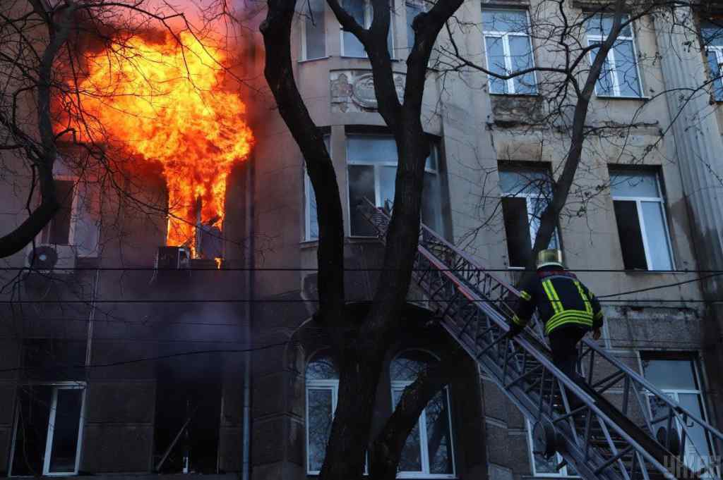 Останнє бездиханне тіло: в жорстокій пожежі в Одесі спливли жахливі подробиці. Страшно дивитися!